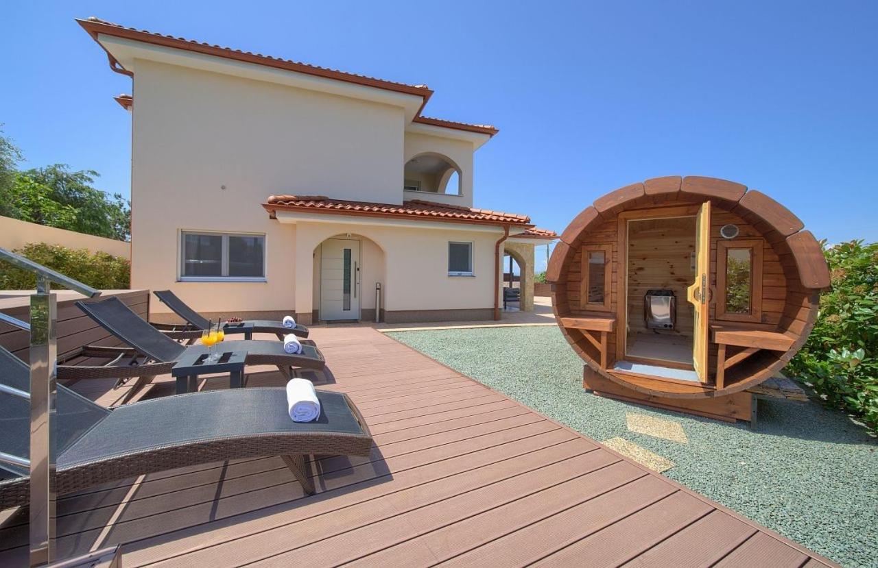 Holiday House Sea & Sun Residence Rasopasno Zewnętrze zdjęcie