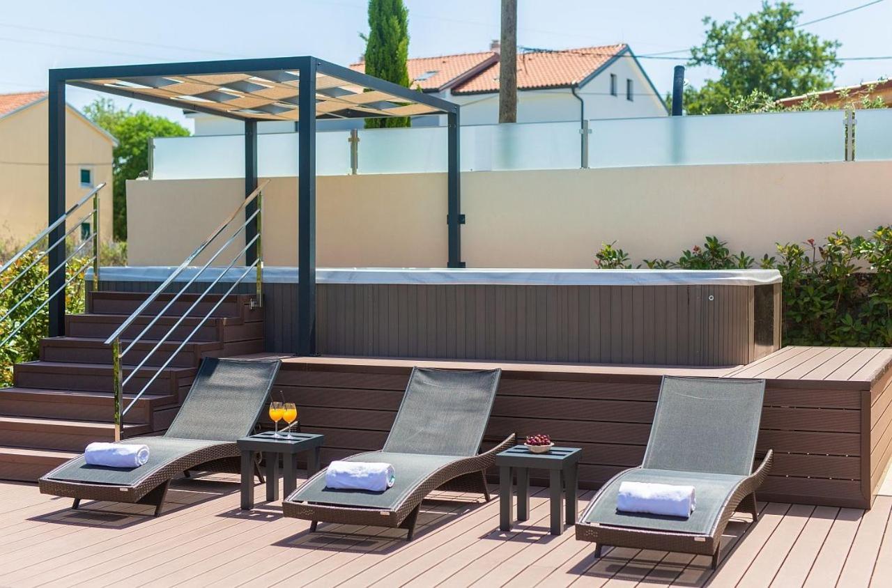 Holiday House Sea & Sun Residence Rasopasno Zewnętrze zdjęcie