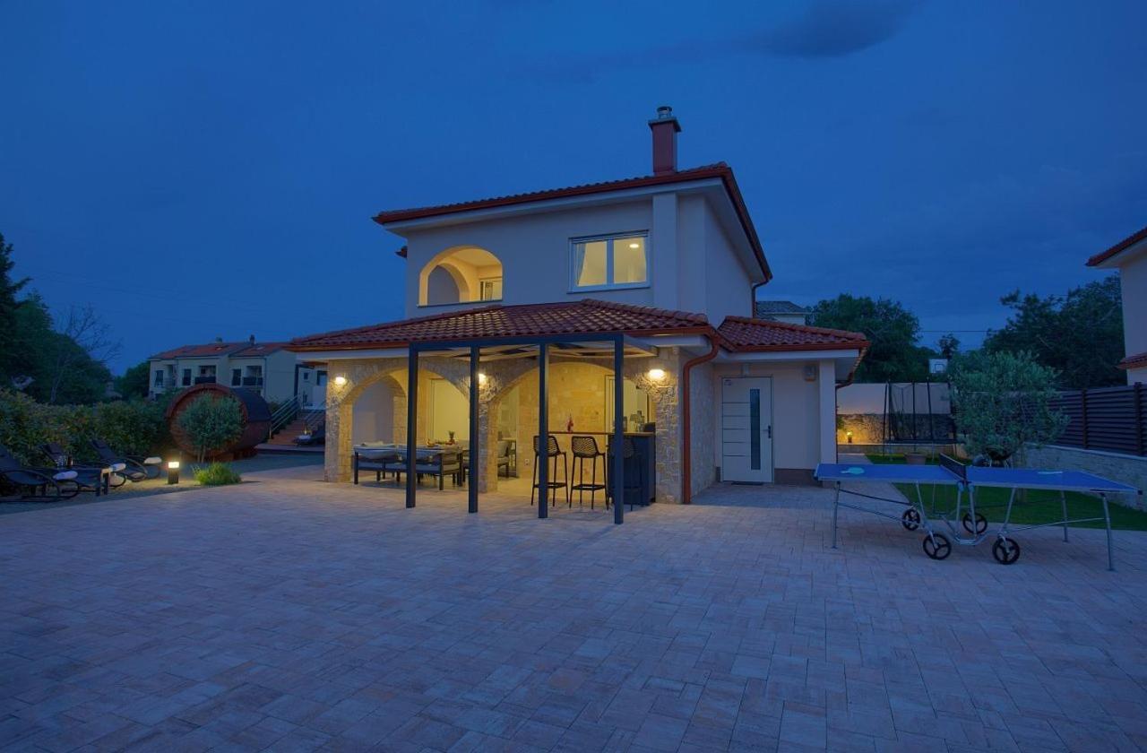 Holiday House Sea & Sun Residence Rasopasno Zewnętrze zdjęcie