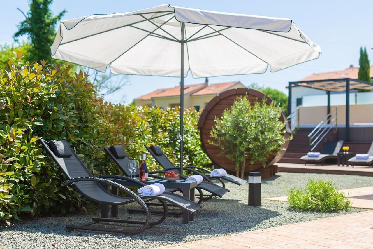 Holiday House Sea & Sun Residence Rasopasno Zewnętrze zdjęcie